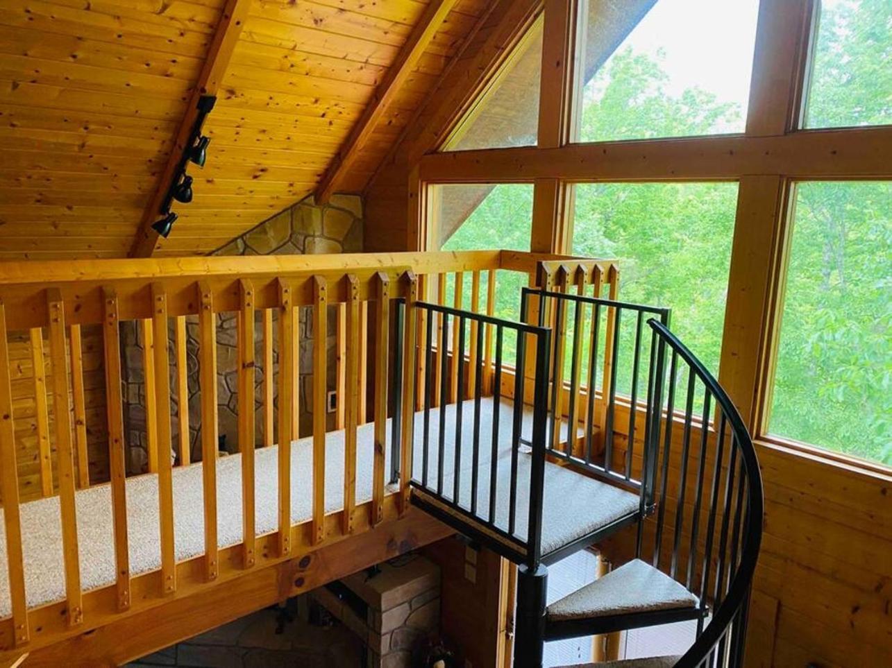 Romantic, Honeymoon Cabin In The Smokies! 개틀린버그 외부 사진