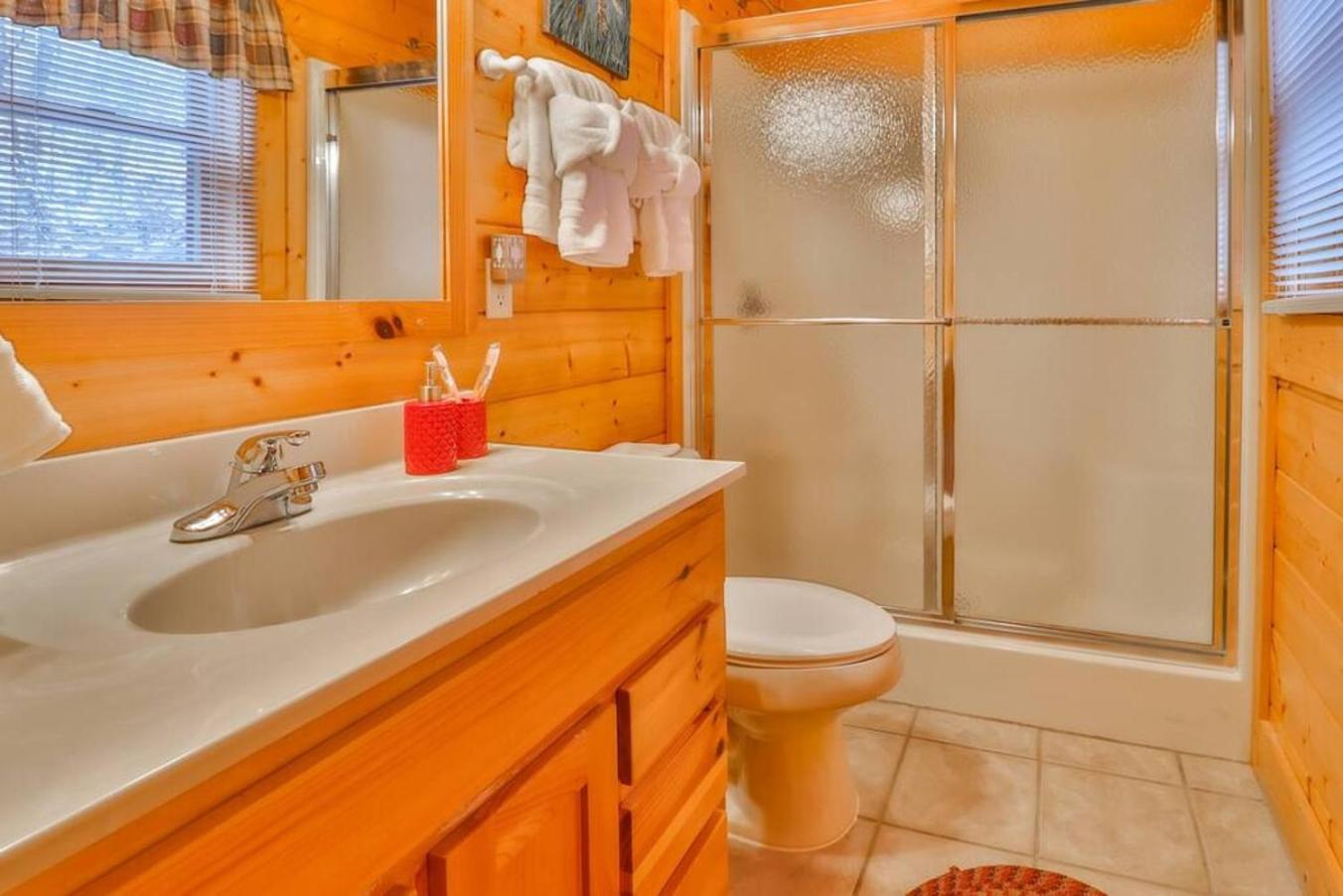 Romantic, Honeymoon Cabin In The Smokies! 개틀린버그 외부 사진