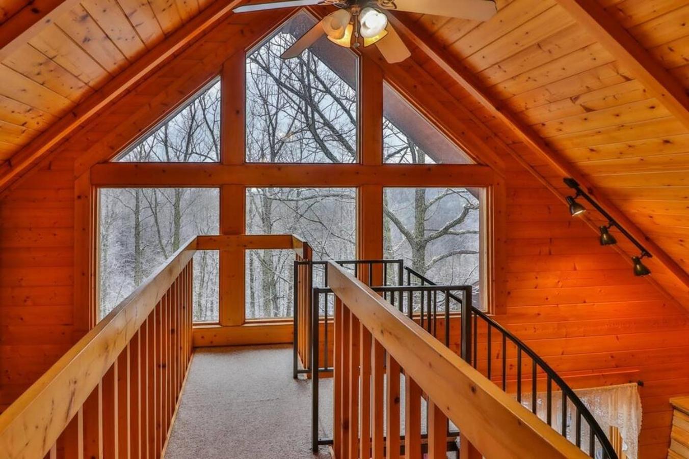 Romantic, Honeymoon Cabin In The Smokies! 개틀린버그 외부 사진