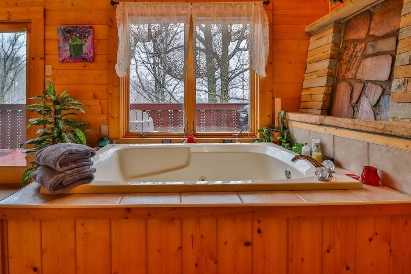 Romantic, Honeymoon Cabin In The Smokies! 개틀린버그 외부 사진