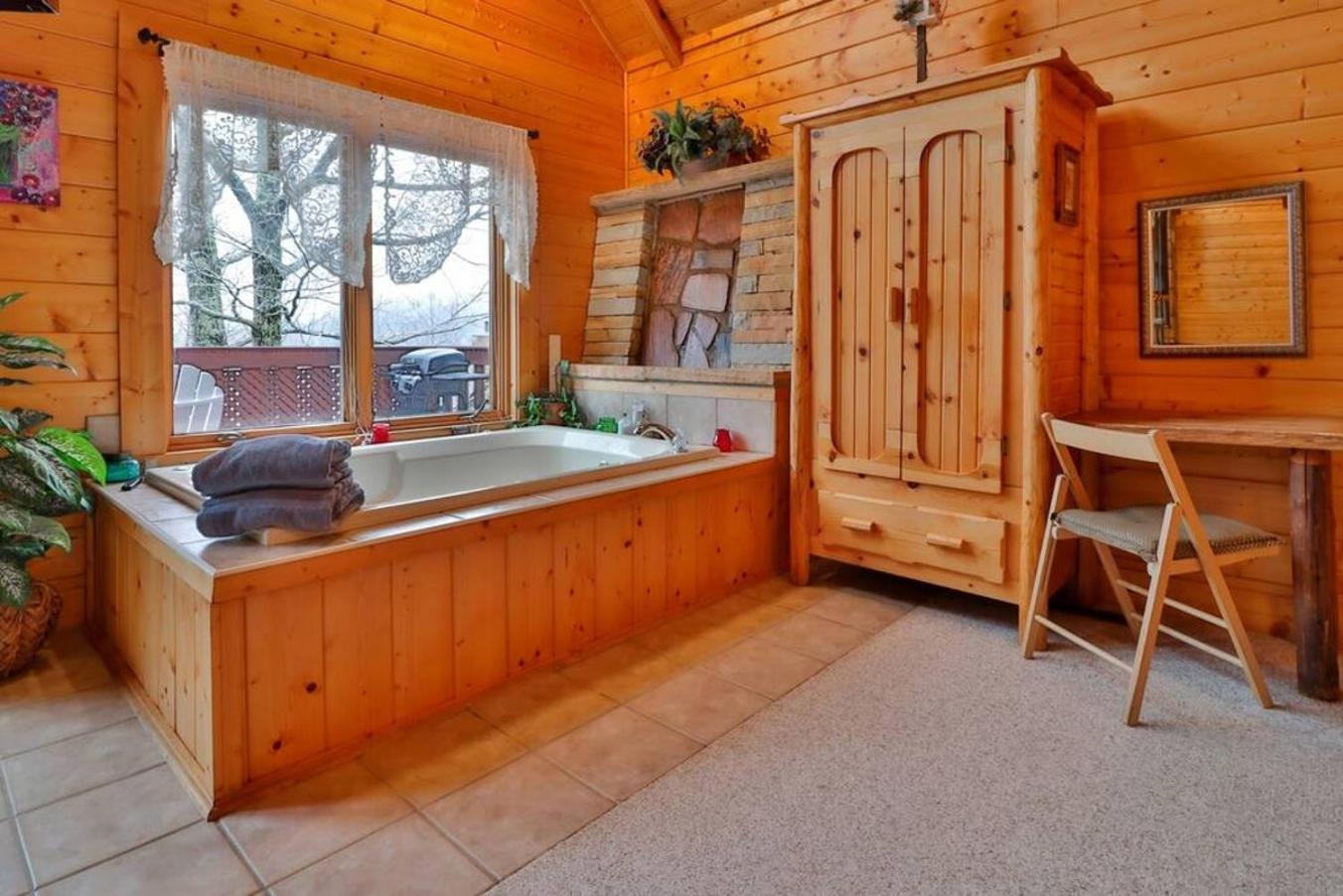 Romantic, Honeymoon Cabin In The Smokies! 개틀린버그 외부 사진